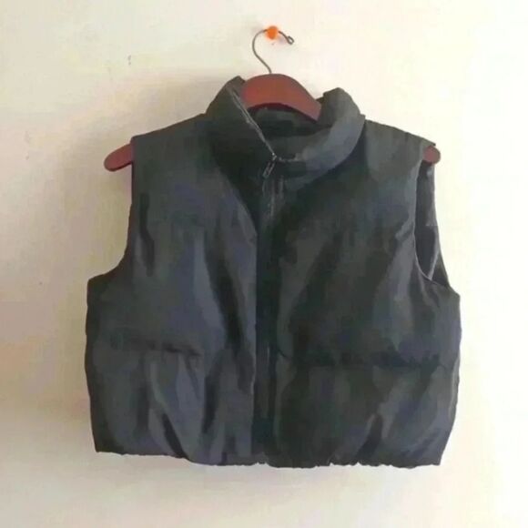 Black Puffer Vest - Picture 1 of 12